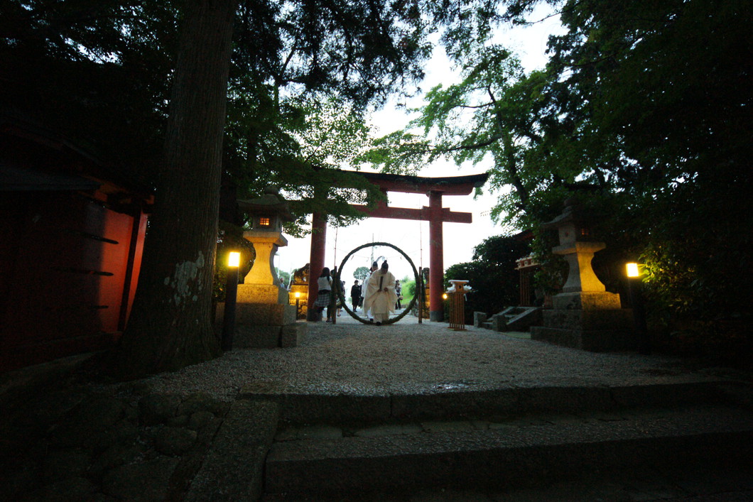 夏越の大祓・茅の輪くぐり