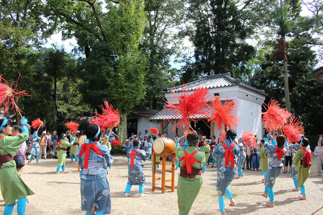 秋の大祭 紅しで踊り奉納