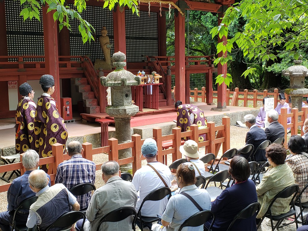 鏡女王祭