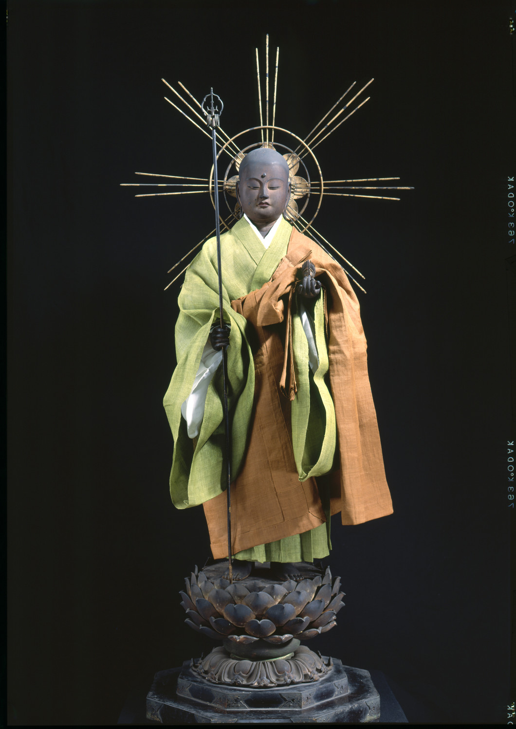 地蔵菩薩立像 写真:(株)飛鳥園