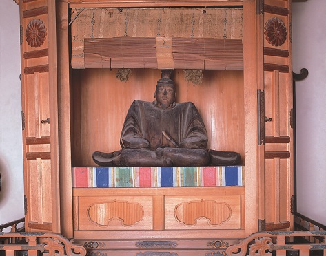後醍醐天皇御自作の木像 写真：如意輪寺