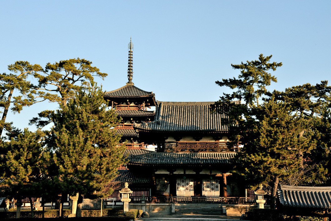 西院伽藍　写真：奈良県