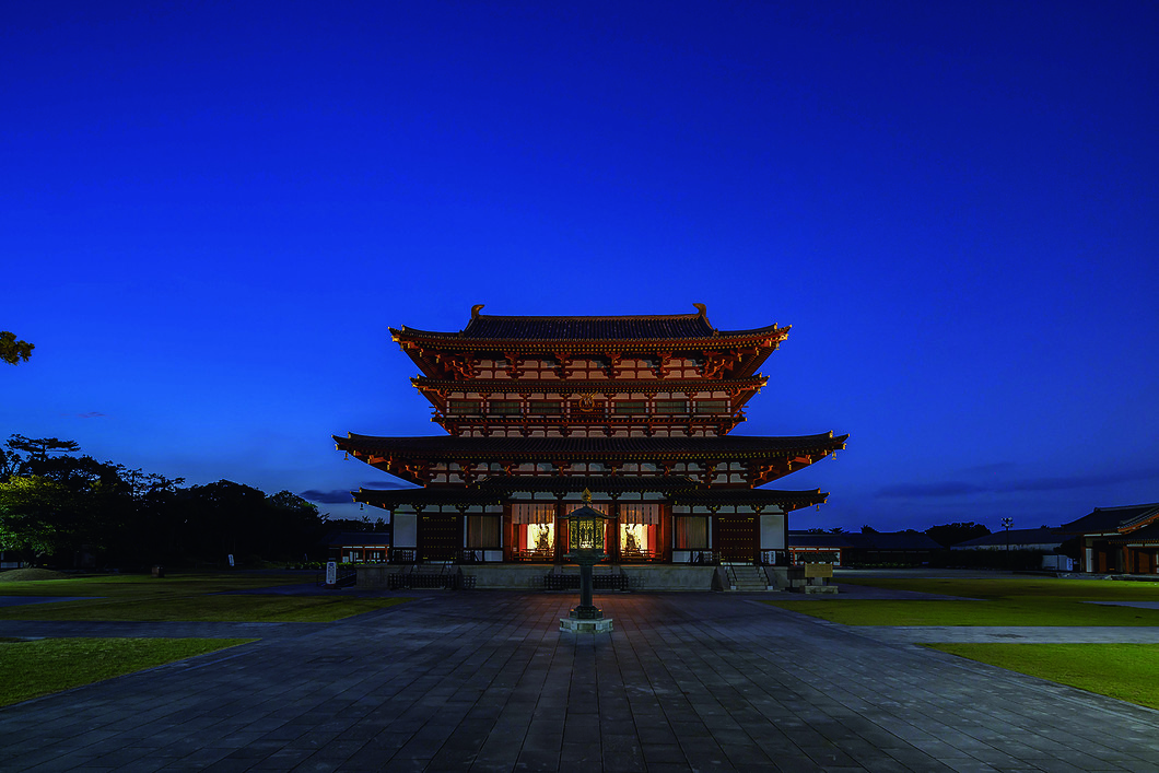 　秋夜の特別拝観　写真：奈良市観光協会