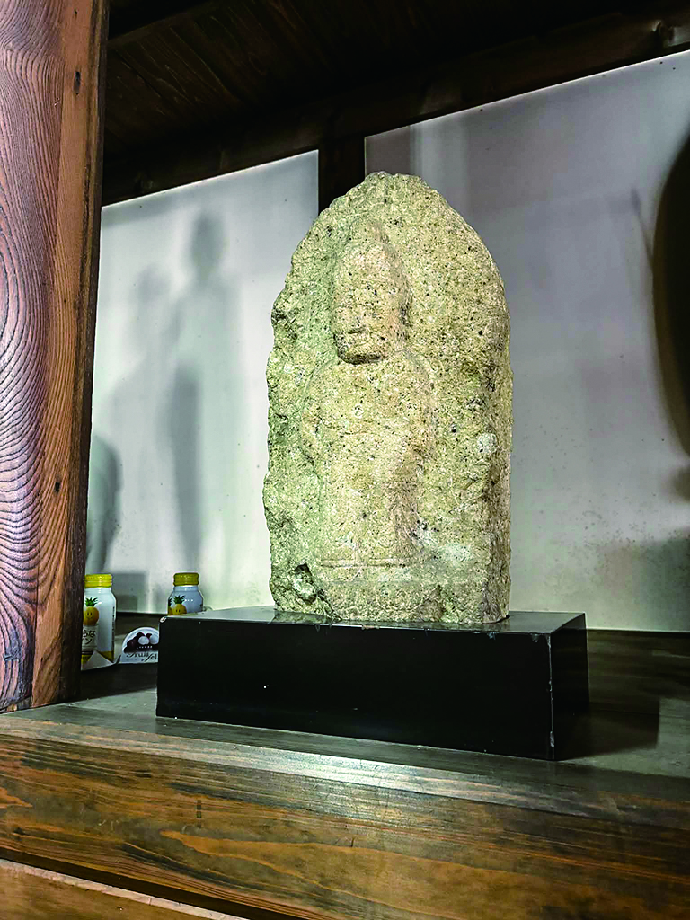 修理完了記念　焼損菩薩立像（平安時代）石造十一面観音立像（室町時代）