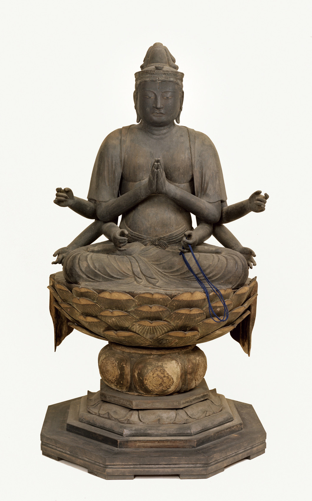 不空羂索観音菩薩坐像　写真提供：奈良市教育委員会