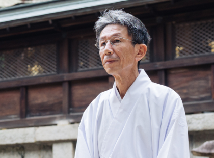 生駒山をご神体として始まった社と杜を守り継ぐ