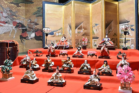 早春を彩る町家のひな巡り