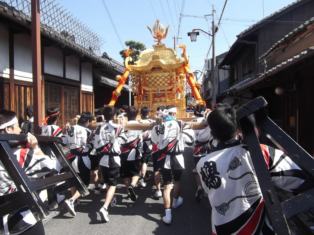 秋季大祭 ススキ提灯献灯行事
