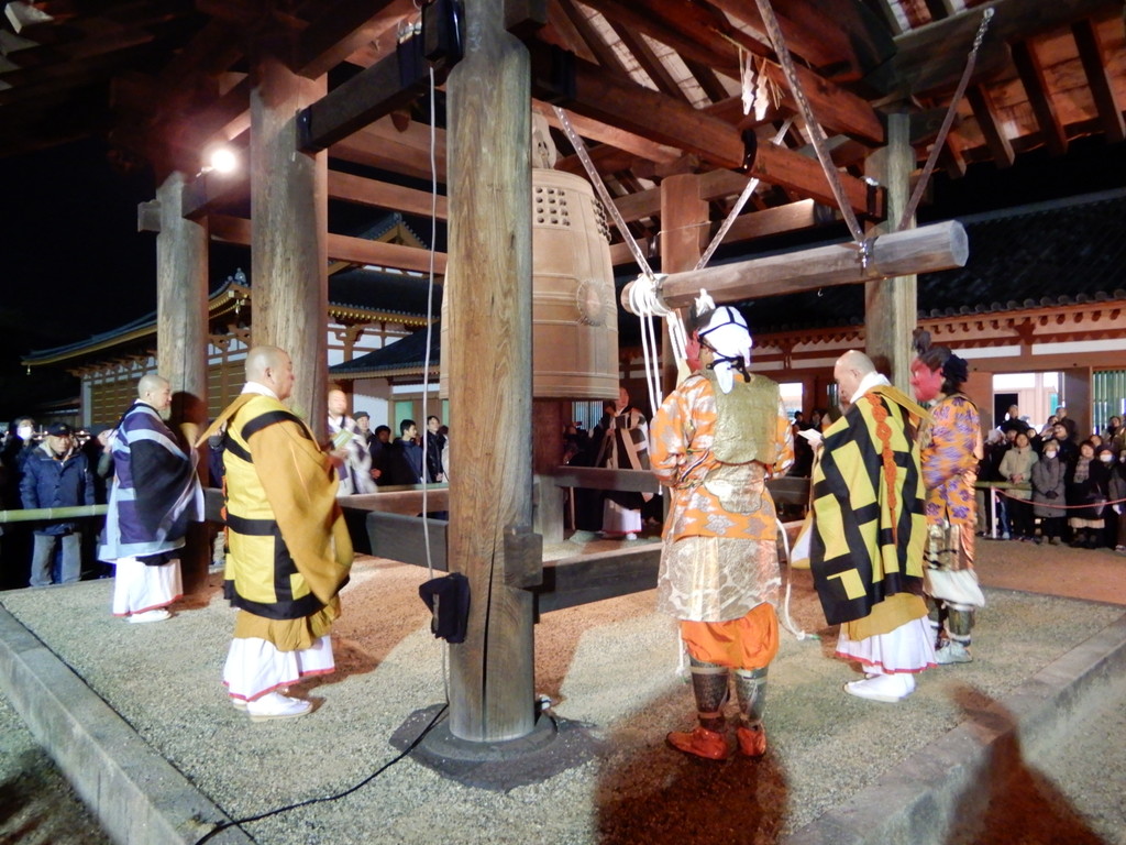 除夜の鐘、越年お写経会