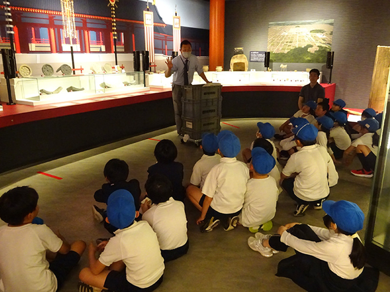 博物館見学　写真：橿原市