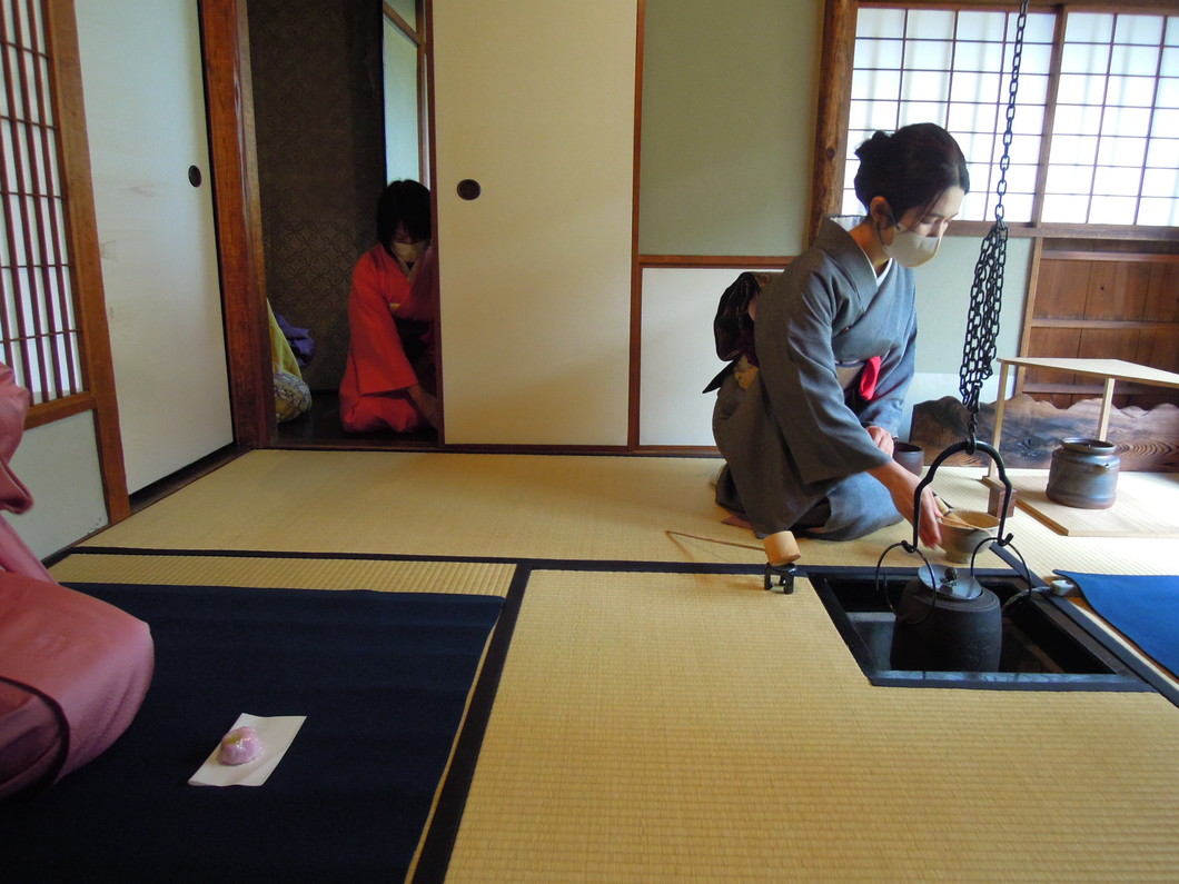 四季の茶会 「風光る　春」