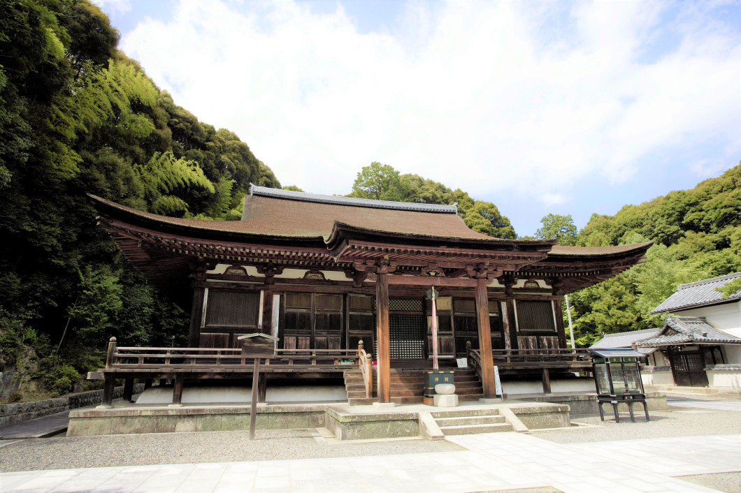 長弓寺　法華院